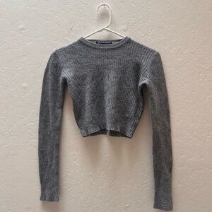 🩶 BRANDY MELVILLE CROPPED SWEATER